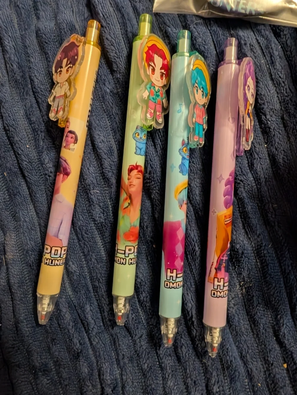 New K-pop Demon Hunters Bundle Pens and Keychain Mystery Bags